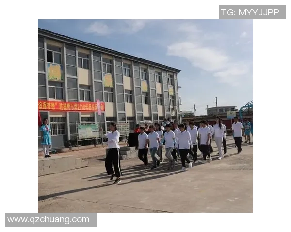 《小球星足球歌：激扬梦想与热血，追逐绿茵场上的荣耀与拼搏》